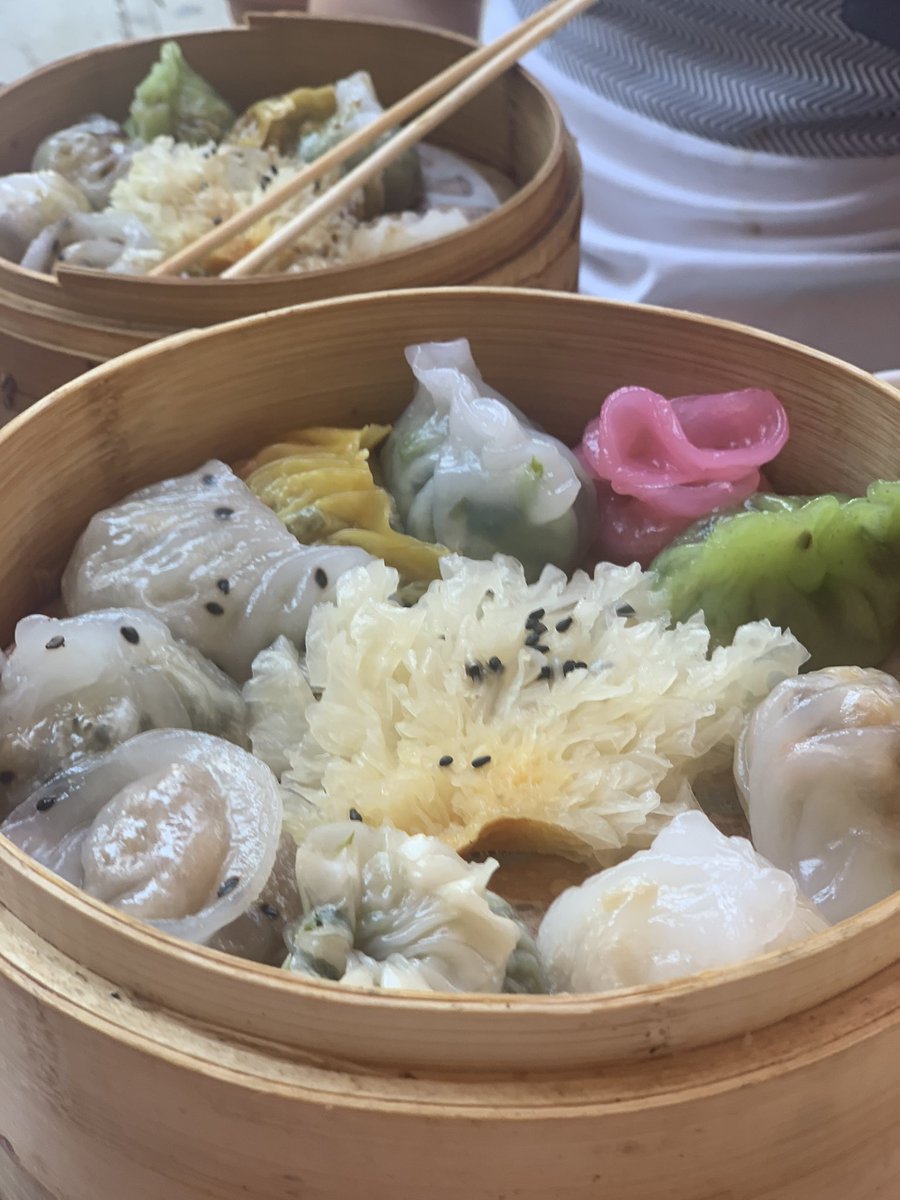 yuhline's tweet image. Bringing my kids out to eat as we meet! #dimsum #dimsumgogo #niouyorkeats 

Sticky rice for a sticky day! 😘