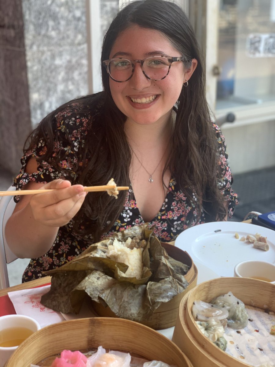 yuhline's tweet image. Bringing my kids out to eat as we meet! #dimsum #dimsumgogo #niouyorkeats 

Sticky rice for a sticky day! 😘