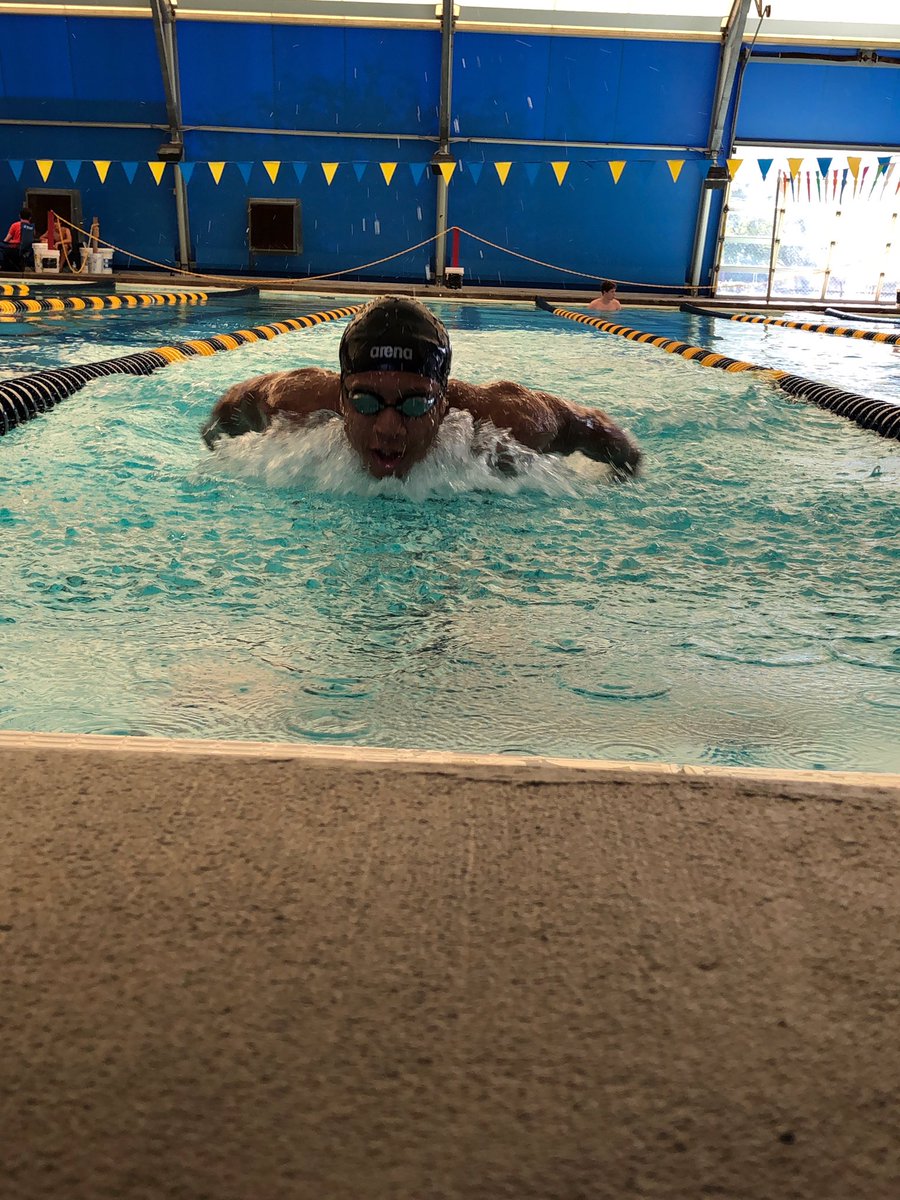 CSU_SwimDive's tweet photo. Get to know our NEW 2020-2021 Vikings &amp; help us welcome our FIRST freshman to move in on campus 💚
🙋🏾‍♂️Kenny Thomas 
👨🏾‍💻Freshman 
🏠Madison, Mississippi 
🏊🏾‍♂️Butterfly/Backstroke 
🦷Biology/Pre-Dentistry 
#OneTeamOneFamily https://t.co/wNqoutaUVx
