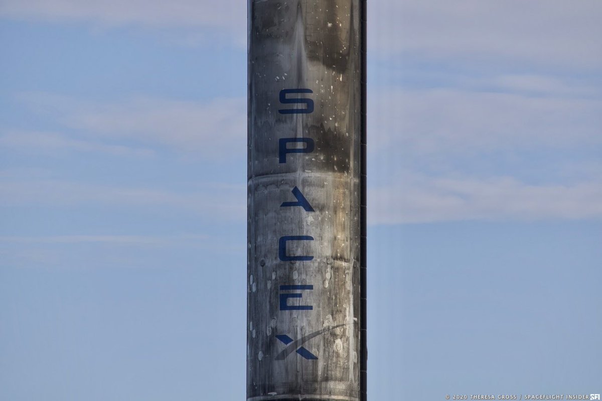 theresacross_'s tweet photo. #B1051 #GoMsTree and a fairing ... #SpaceXFleet at work ... #SpaceX #Falcon9 #Starlink #BlackSky https://t.co/4Eb4knyvvM