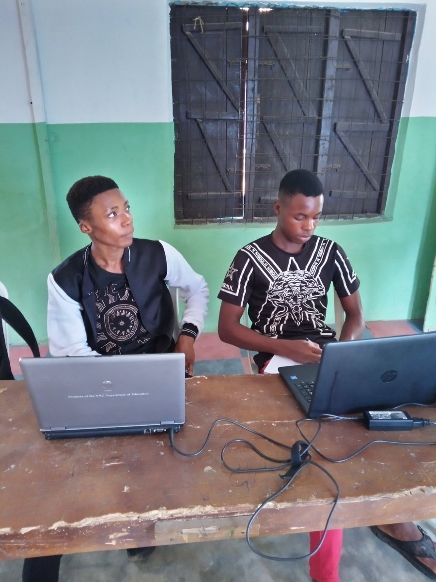 hub_inspired's tweet photo. We're up and running 🤳🌐🙋

Our fresh web development fellows kickstart their 3rd badge of think, code and create 1.2 program at our academy and would be ending this phase, 3 months from now. https://t.co/8TMIfU7IYx