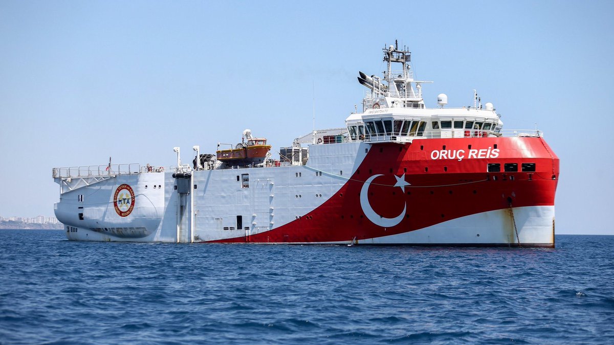 dergikamdavulu's tweet photo. "Bu ölümsüz sulara her adanmış can bizim 
Her savaşın bahtını zafer yazan kan bizim 
Türk’üz Levent oğluyuz vira demir şan bizim 
Kalyonlara yön veren kutlu rüzgar geliyor"
#MaviVatan #orucreis #Oruc_Reis https://t.co/oqGFfSJyNi