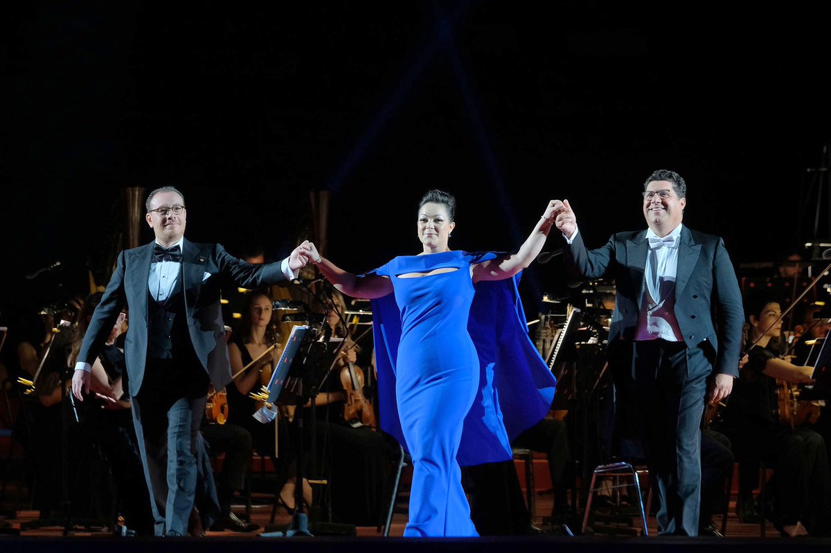 EleonoraBuratto's tweet photo. Grazie @arenadiverona ❤️
Con @DanielOren7,  @FMeli_tenor e @LucaSalsi75 , che Gala!
#inarena #verdigala #8agosto2020

#ennevifoto https://t.co/EK6aEfygV7