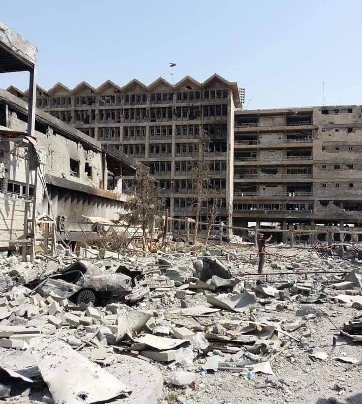 الصورة ليست في مدينة تشرنوبل المهجورة ، ولا برلين المدمرة بعد الحرب العالمية الاولى .
انها صورة  لاكبر مستشفى في مدينة الموصل ،بعد 3 سنوات من تحرير المدينة، لازال وضعها البائس كما هو. 
حق الانسان في الصحة حق انساني ووطني ،وانه لمن المؤسف ان يكون امنية!
#مستشفيات_الموصل_يالكاظمي