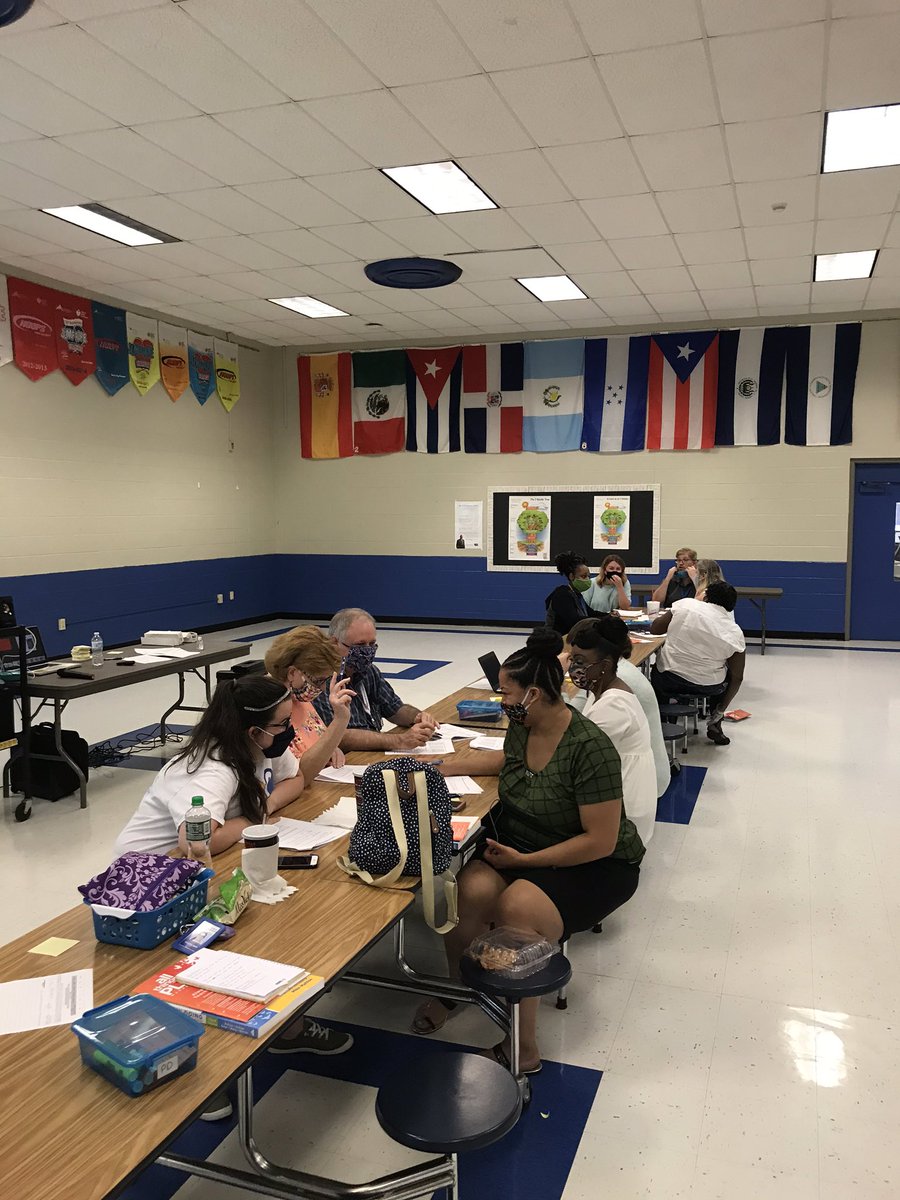 Stephan19891857's tweet photo. Collaboration at its finest. Teachers and Specialists at Watson Elementary have a productive day! PLC at Work Cohort 4 Overview Day with Rich Smith. 😃 @MichaelPoore1 @dlsmith1221 @WatsonLRSD @MsLaTariE https://t.co/y1hKcyXk3u