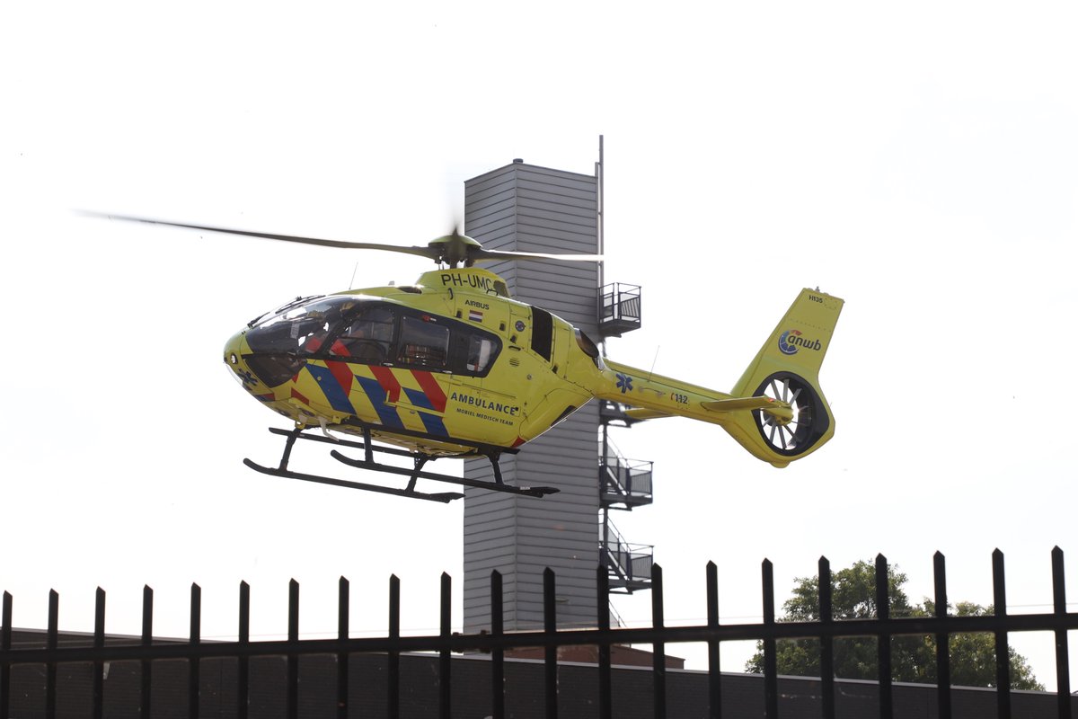 Op het politiebureau aan de Vogelstraat in Den Bosch werden rond  de hulpdiensten gealarmeerd voor een medisch incident...