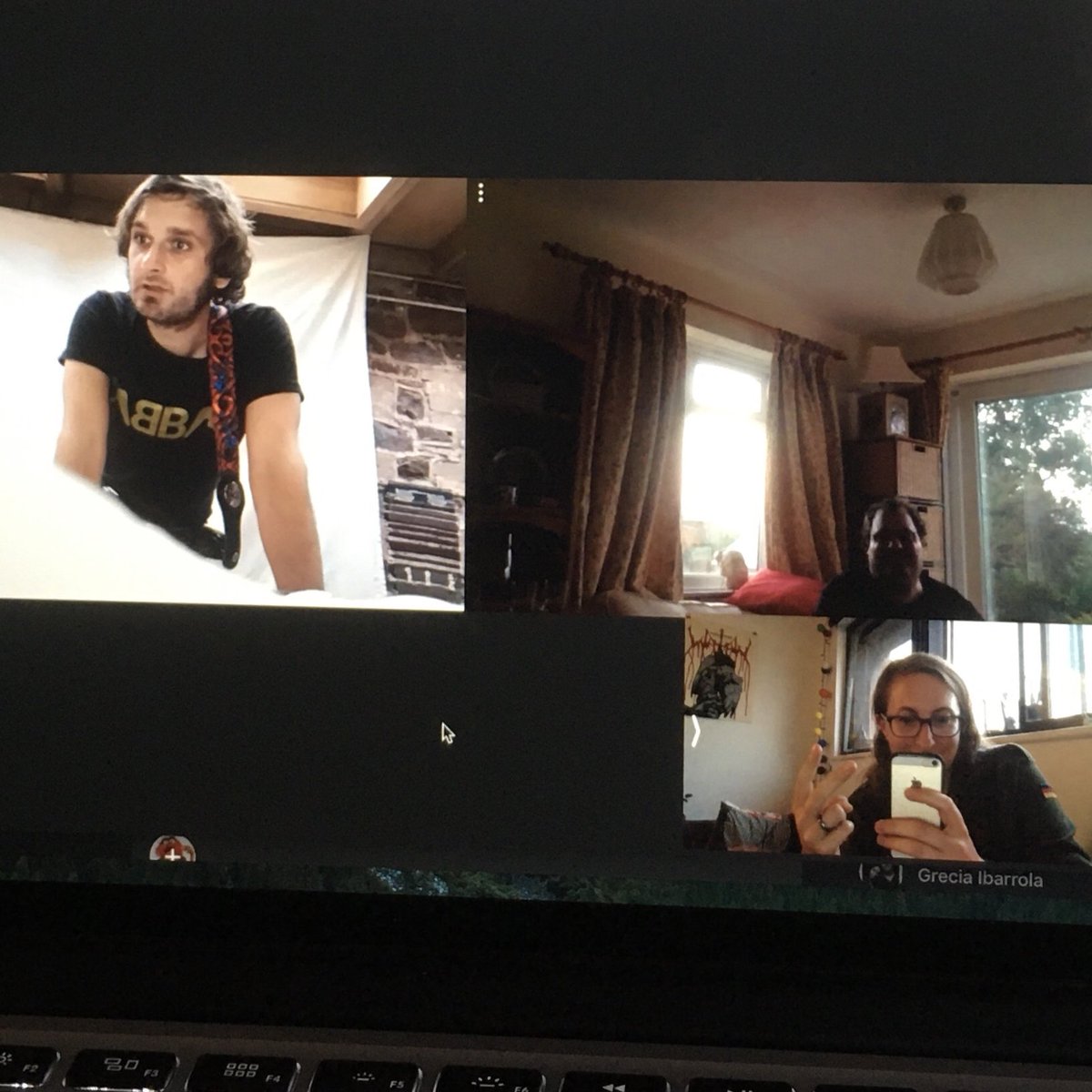 Perverts outta sync but doing it anyway