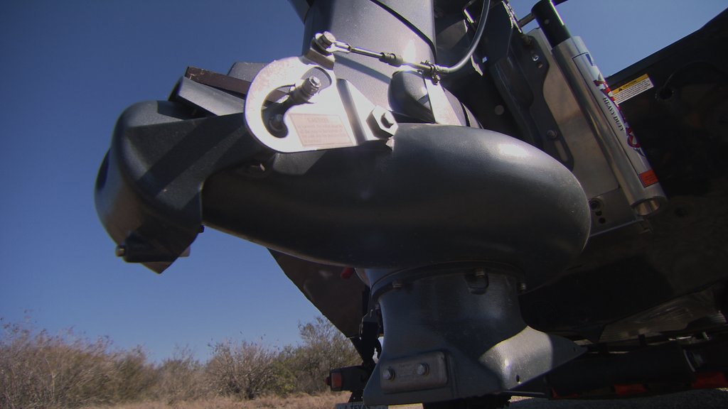 FishHandbook's tweet photo. Shallow water fishing is a lot easier with these two things: a jet drive motor, and a high-quality jack plate. @YamahaOutboards @thmarineteam #Yamaha #JetDrive #THMarine #AtlasJackPlate #Fishing #BassFishing #Boats https://t.co/QRagqWLMjq