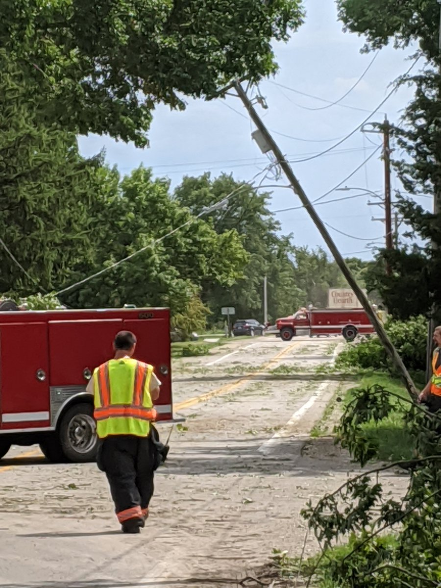 IA_WX_Chaser's tweet photo. More damage in Minburn. https://t.co/IhH9DfUXTB
