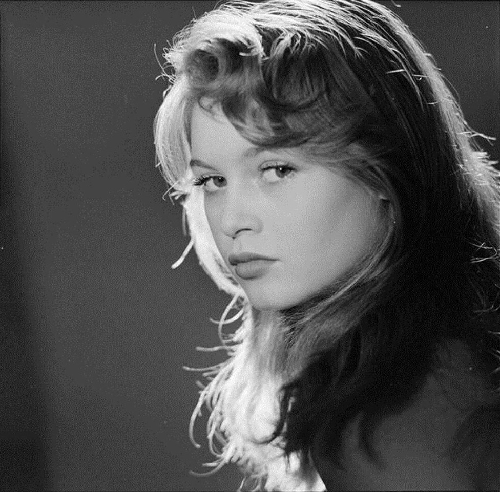 jatustein's tweet photo. Brigitte Bardot photographed by Sam Levin in 1954.
#BB #BrigitteBardot #SamLevin #photography #50s https://t.co/kIaILwpi9U