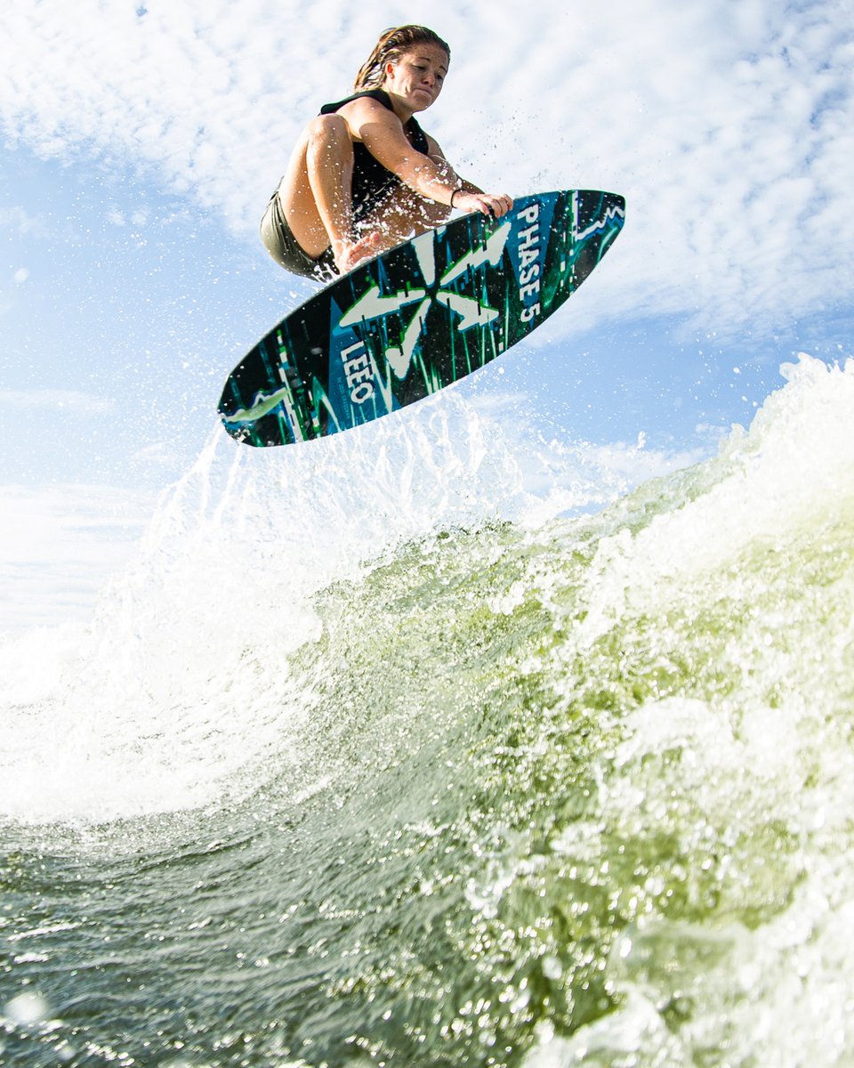 PWT Stop #3 is live, go watch and vote! @supra_boats <a href="/prowakesurftour/">Pro Wakesurf Tour</a> @jodigrassman
prowakeboardtour.com/stop-3-wakesur…