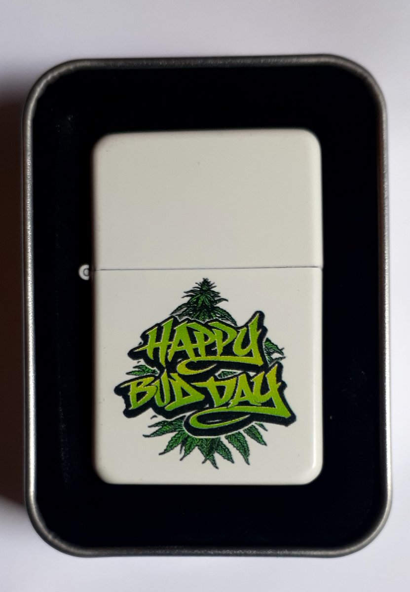 HappyBudDay4201's tweet photo. Enjoy your favorite beverages with the Happy Bud day 25oz Glass mug only $12.95 &amp; spend $20.00 or more and you'll get our Happy Bud Day lighter complimentary while they last There are 350 available Go to https://t.co/F0xWqFl3wZ https://t.co/tUXAaFGG4S