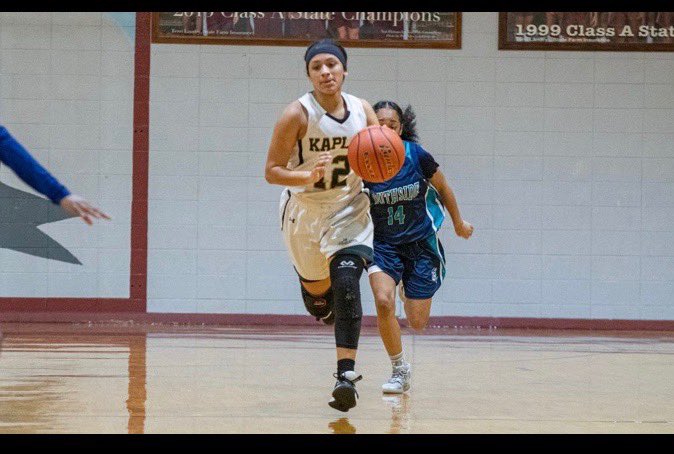 AlyiaBroussard's tweet photo. Extremely blessed &amp; honored to receive an offer from @LSUEBengalsWBB &amp; @CoachJGonzales  #gobengals 💜💛 https://t.co/vzCVDMY19h