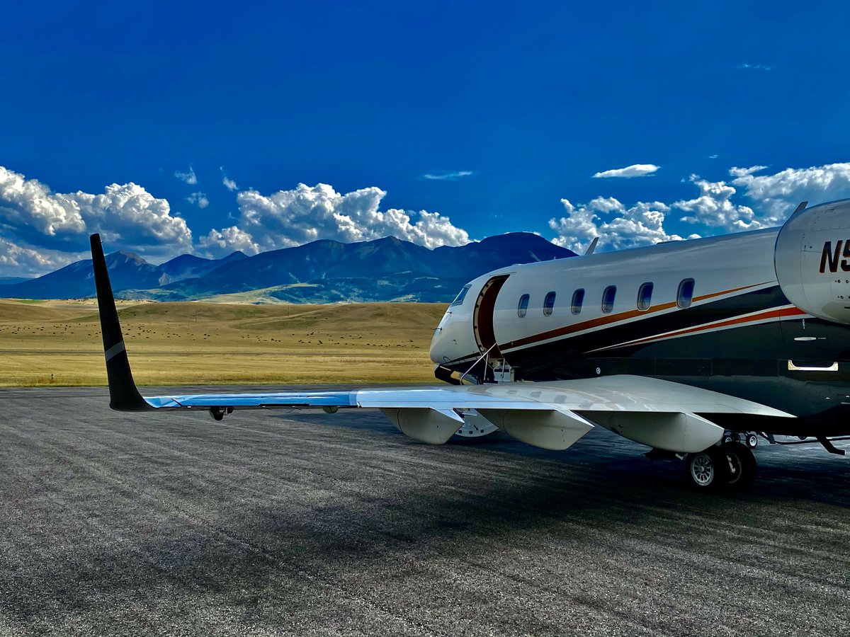 Flexjet's tweet photo. When you want to get away from it all ... we can take you there.
#Challenger #Yellowstone #ICAO #KLVM
📸 by #Flexjet Pilot Shawn Davis https://t.co/qi96sXXxjg