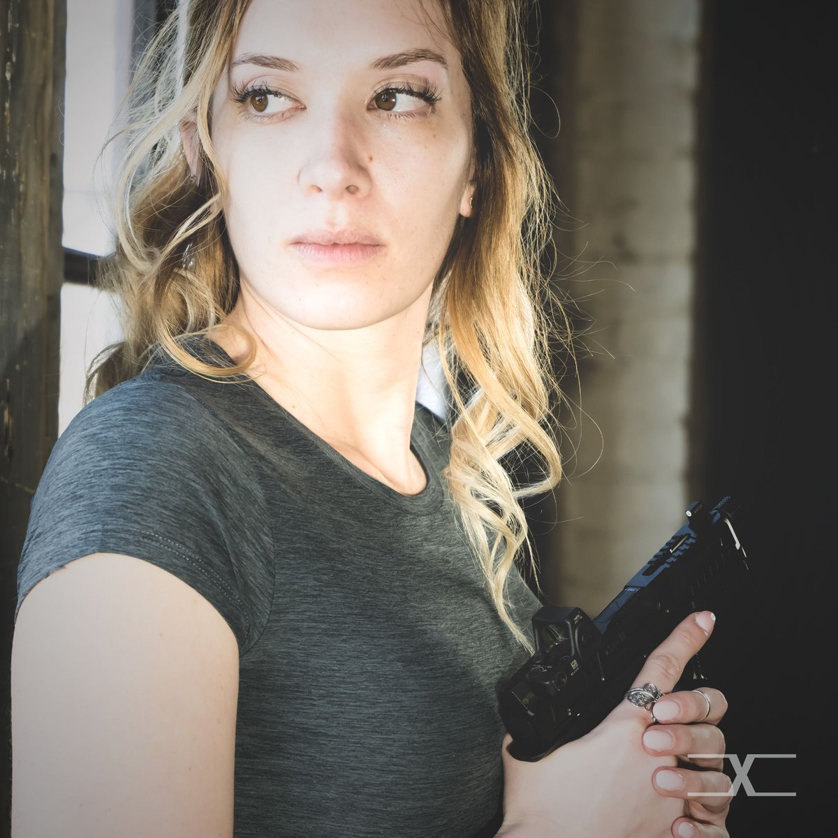 Faxon_Firearms's tweet photo. 🔫  What's your favorite EDC gun? Tell us about it in the comments!
.
.
.
.
.
.
#faxonfirearms #gun #pistol #overwatchprecision #nitefision #polymer80 #p80 #steelcityarsenal #fx19 #hellfire #firearmsphotography #concealedcarry #edc #everydaycarry #pocketdump #holster #9mm https://t.co/gPaGiJaPII