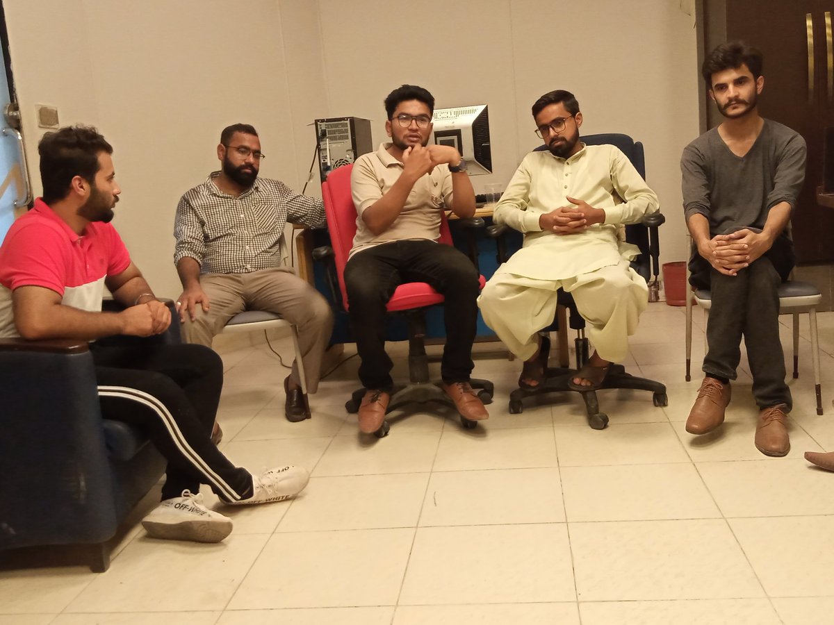 racmcmm's tweet photo. DRRE Awais Saqi along with Rtr. Shahroz Cheema came to visit South Zone.
DRR Rtr. Ali Raza along with ZRR Rtr. Ahmad Saleem attended meeting with DRRE V. P Rtr. Hasnian Naqvi and G.S Rtr. Abdul Raffay Mughal were also present.
#racmcm
#bringchangetogether
#southzone
#Fellowship https://t.co/snWWxQpZli