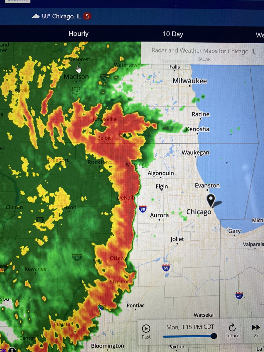 bdsteffen's tweet photo. Can someone explain to me how there’s a severe weather warning in chicago, a massive storm approaching, and only a 50% chance of rain? 🤷🏼‍♂️ 😐 https://t.co/09tHpcz0z1