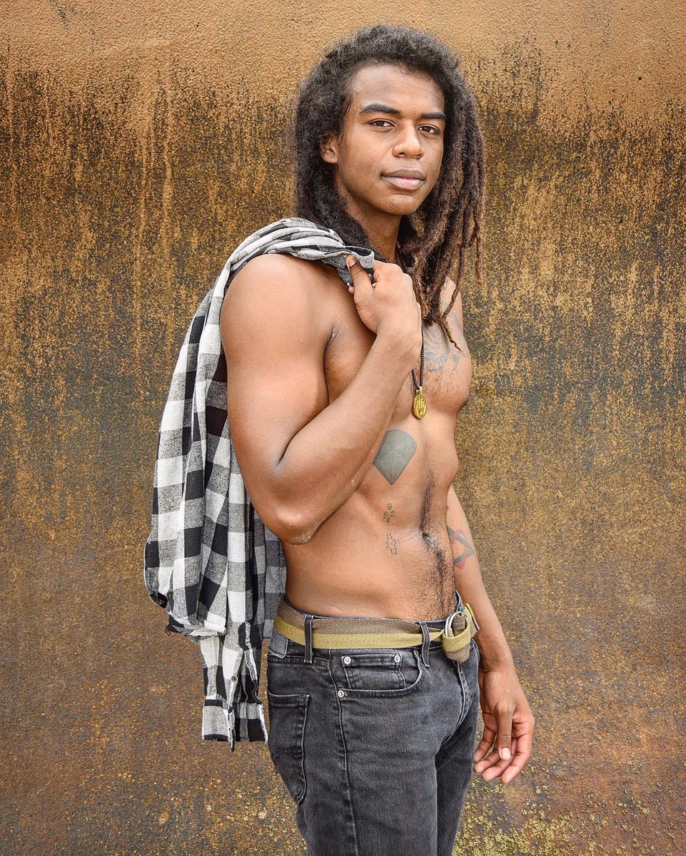 Trying to get into modeling. I’m brand new to it so hmu if you have any useful information/if you wanna shoot me!
