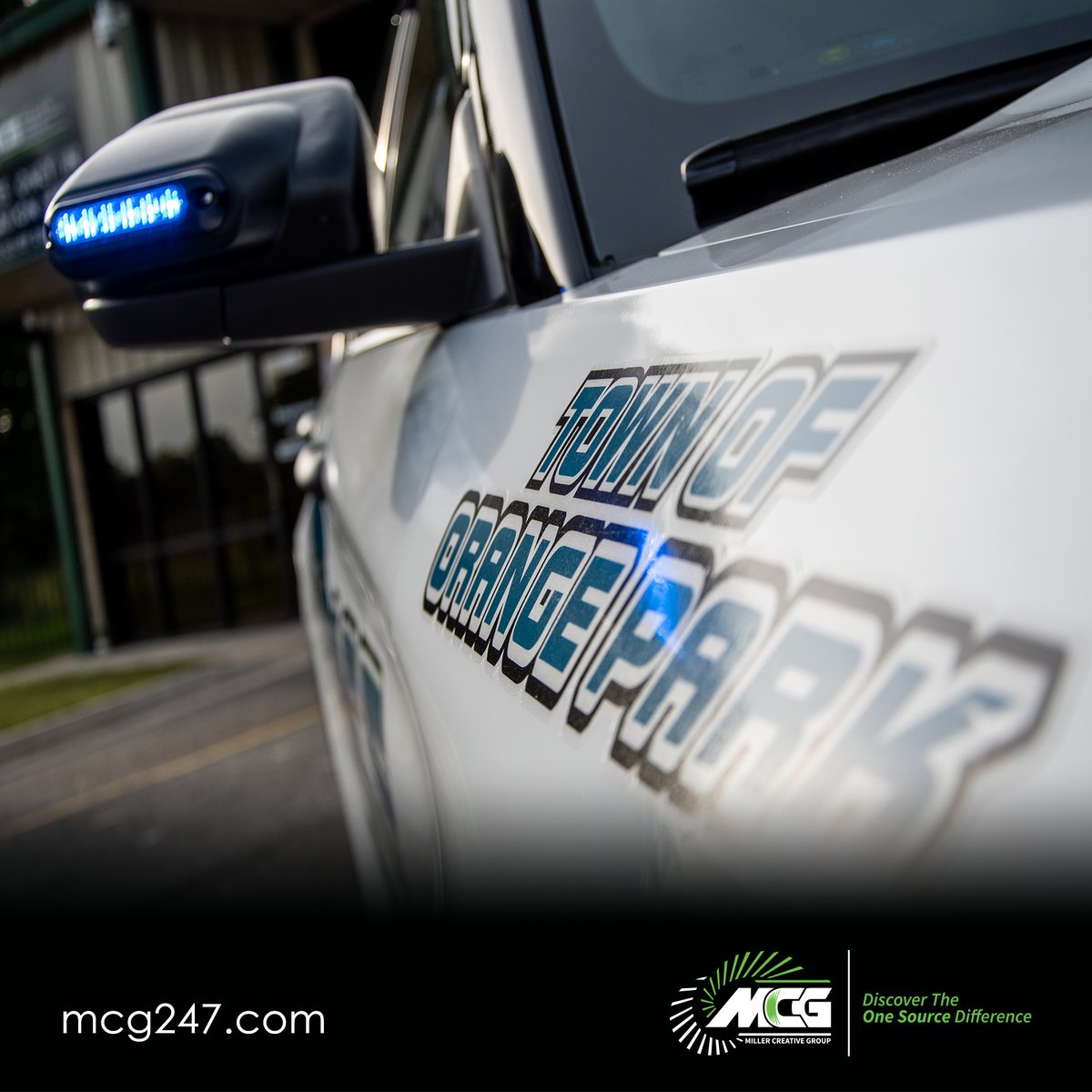 MCG247JAX's tweet photo. Those 2020 @ford explorers look sharp, but they look even better with @oppdfl 
.
.
#mcg #mcg247 #mcgjax #millergraphics #millergraphics #mcgonesource #jacksonville #orangepark #2020fordexplorer #police #vehiclegraphics #vehicle #graphics #graphicdesign #nikond5600 https://t.co/aNVPfoWcpO
