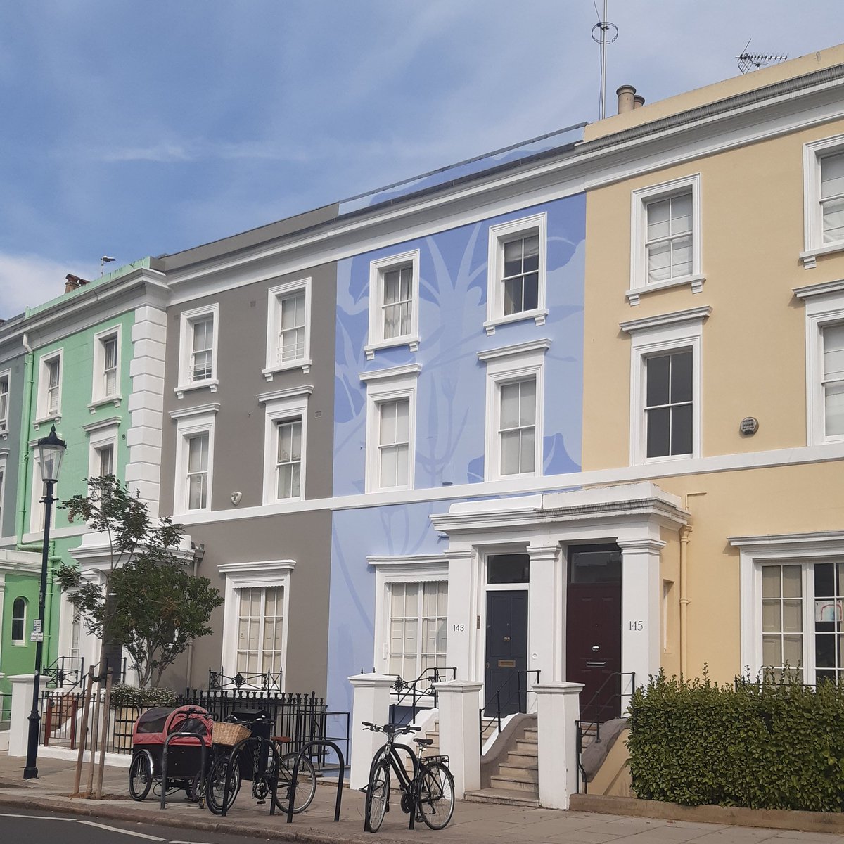 peculiar_london tweet media