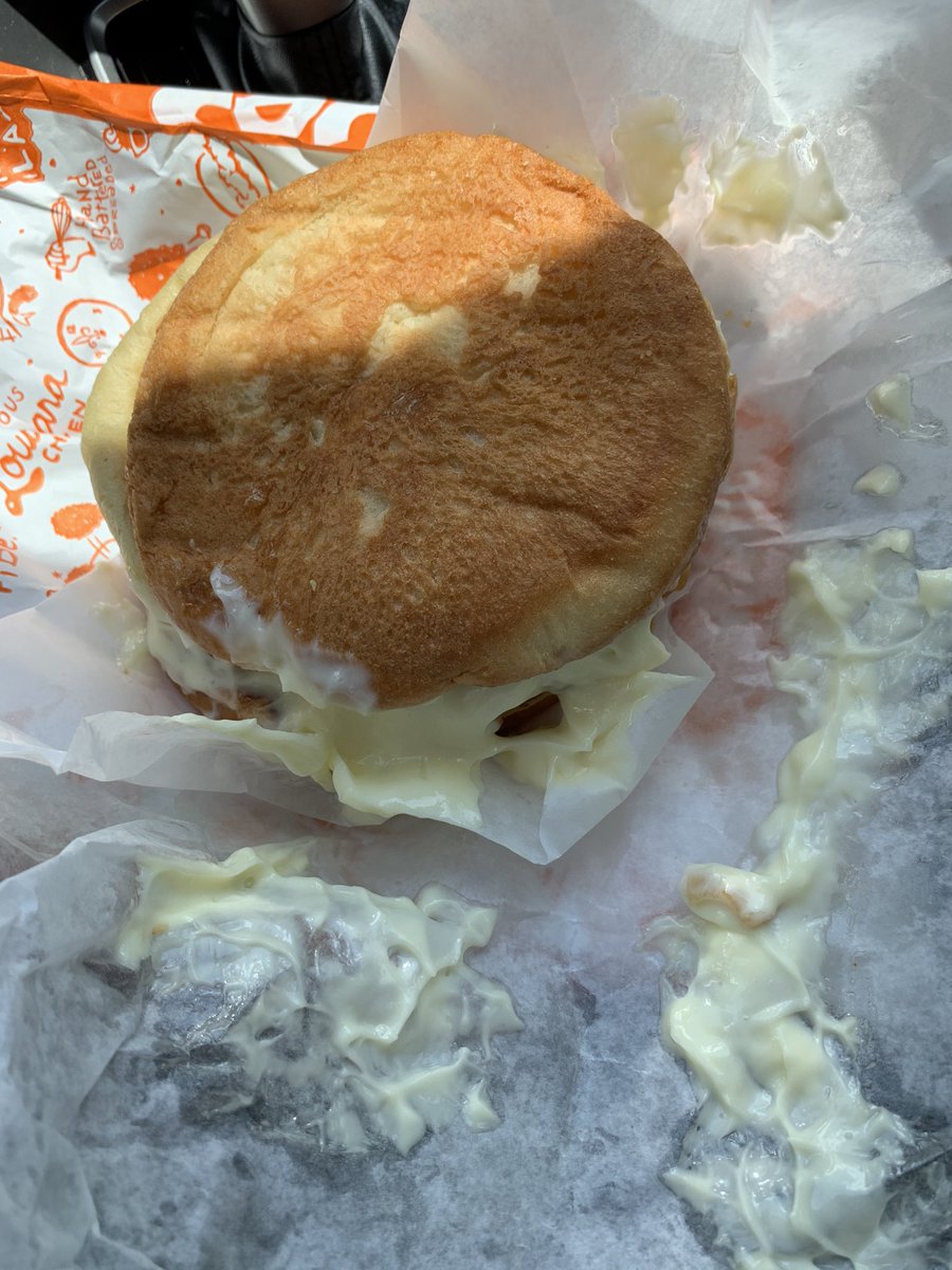 29Torches's tweet photo. So @PopeyesChicken Claims to have the best chicken sandwich, to bad I couldn’t even taste it! I ordered a classic chicken@sandwich no pickle with mayo. This is what I got! So grossed out I tossed it. I was not given a receipt and had to ask for napkins, #popeyesisgross #NOT https://t.co/0KROfAfVjD