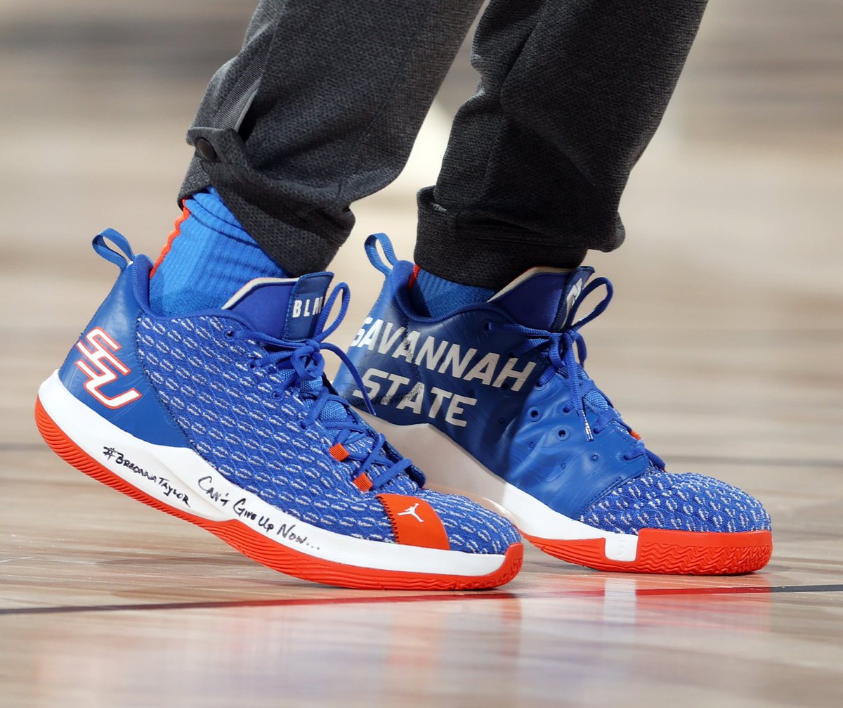 chris paul orange shoes