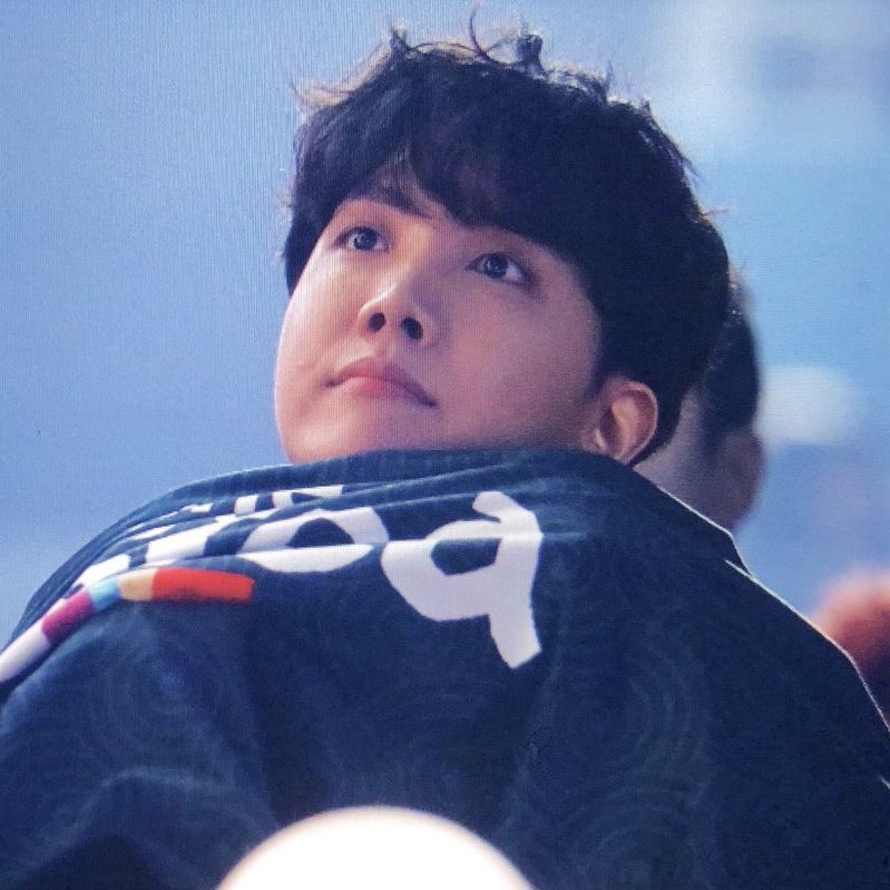 hobi being ᵗⁱⁿʸ - a devastating thread.