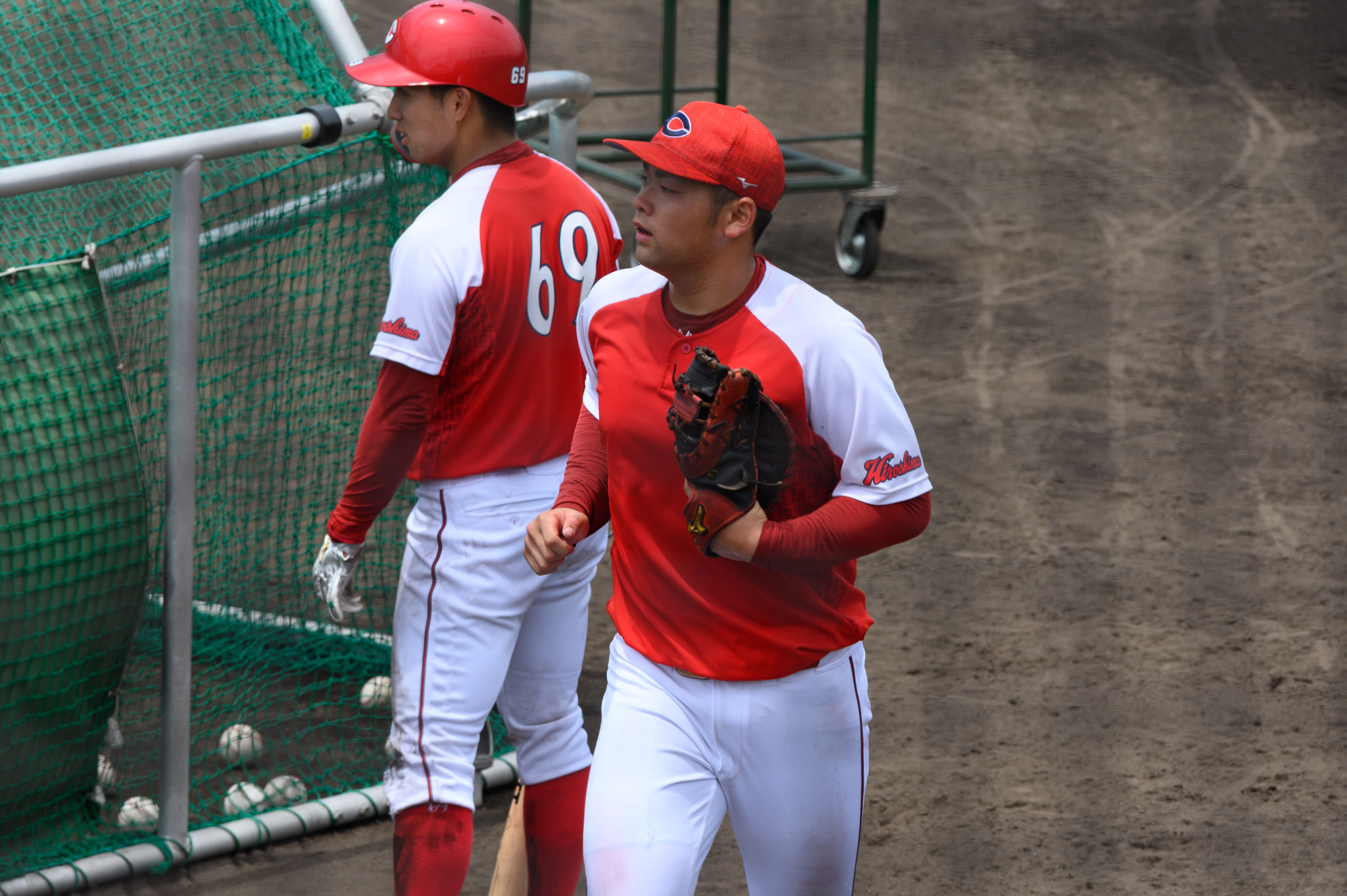 定番人気! 広島東洋カープ ドッカンカープユニフォーム 鈴木誠也 1 ...