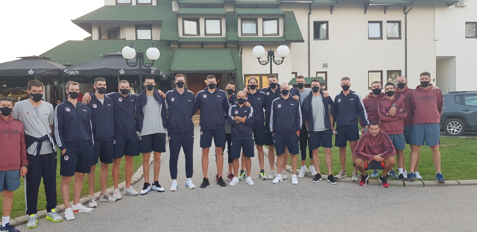 EfFi6NOWkAAdw2i?format=jpg&name=large