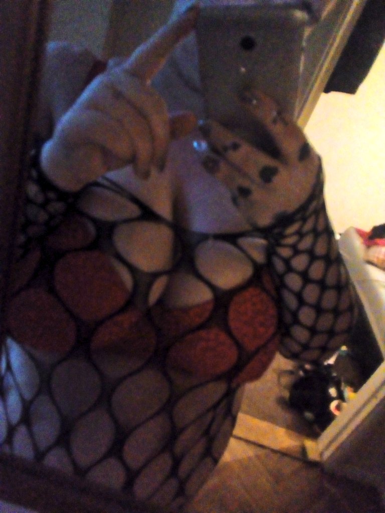 ChloWilliams10's tweet photo. Cum buy my nudes !
#ineeedmoney #sellingnudes #sellingcontent #bbw #bigtits #onlyfanspromotion #kinks #fetishfriendly #horny 😍💚😘 https://t.co/Gv31y8GznV