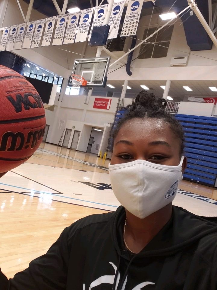 November Morton masked up!  The way her class schedule is set up today; she started off in the gym with a ball in her hand.  New beginnings to pursue a Bachelor of Science in Clinical Laboratory Science.  
A-Way #MaskUpJaguars #MaskUpJags