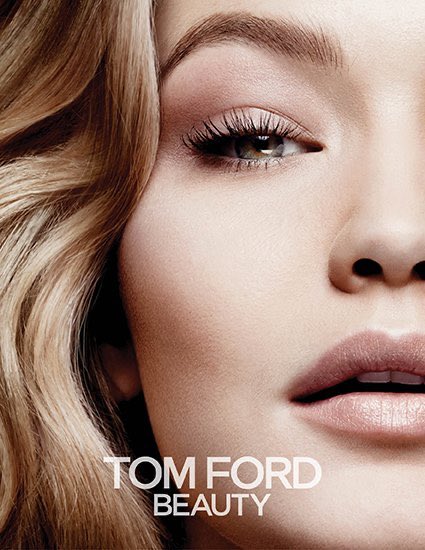 52/ Gigi Hadid pour « Tom Ford Beauty » en 2014. Josuke pour la couverture du chapitre 38 de Jojolion en décembre 2014.