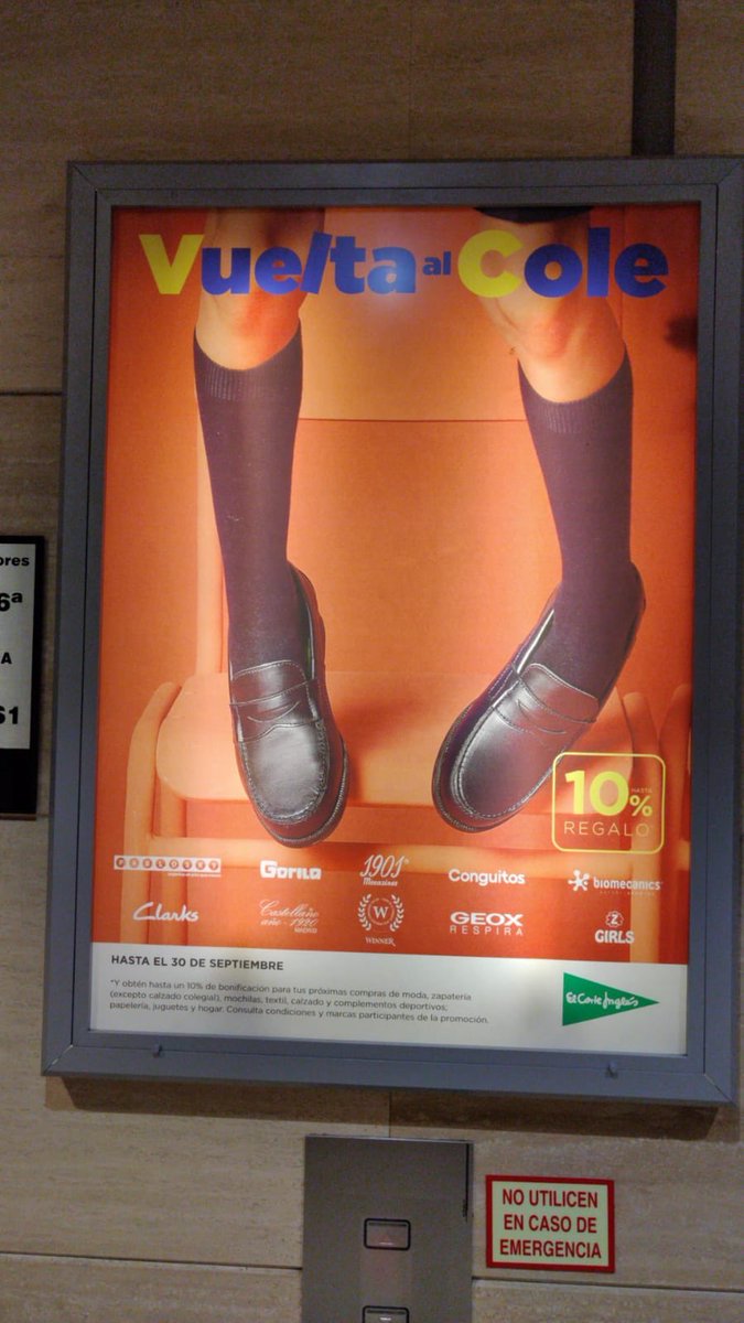 a_membrilla's tweet photo. @elcorteingles creo que el iluminando que se lo ha ocurrido esta idea no estaba muy fino jaja menudo COLGADO https://t.co/Mgw5m8VweZ
