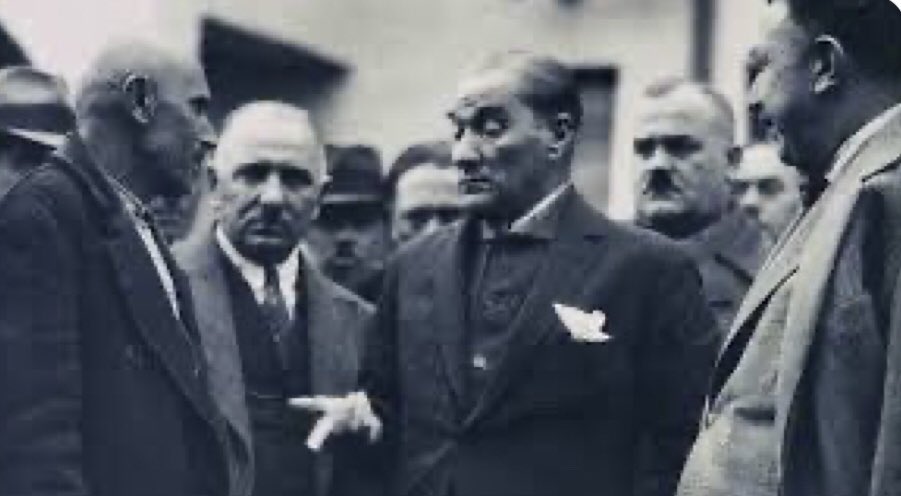 #Greece #orucreis #Yunanistan #NATO #NAVTEX #MaviVatan 
+ paşam bir yunan en fazla kaç metre yüzebilir???
- O birazda yunanına bağlı.