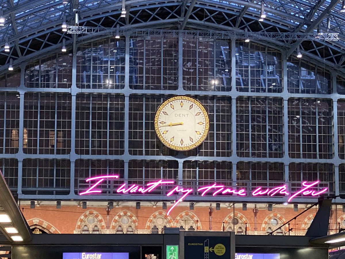 StreamMarket's tweet photo. Saw this at St Pancras and surely my time with @DanielPriestley has been awesome!! Thank you @dentglobal https://t.co/agmyzioZ2k