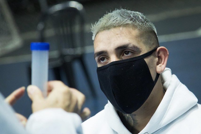 Argenomics's tweet photo. El sabado realizamos los testeos PCR para detectar Covid19 al plantel profesional de fútbol de primera división de @Velez, de acuerdo a los protocolos dispuestos por su cuerpo médico y dirigencia para ofrecerles a los jugadores y cuerpo técnico el mayor cuidado de salud https://t.co/Kq8BAaE5K8