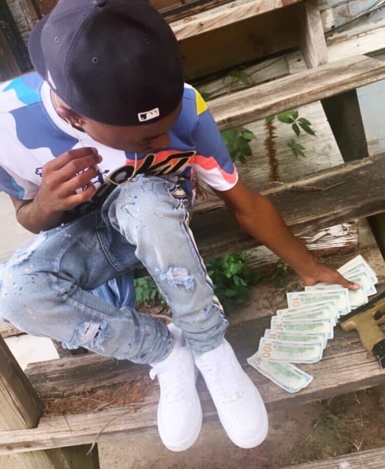booglizzy23_'s tweet photo. Golden Child ✨ https://t.co/hJ2oasmTaH