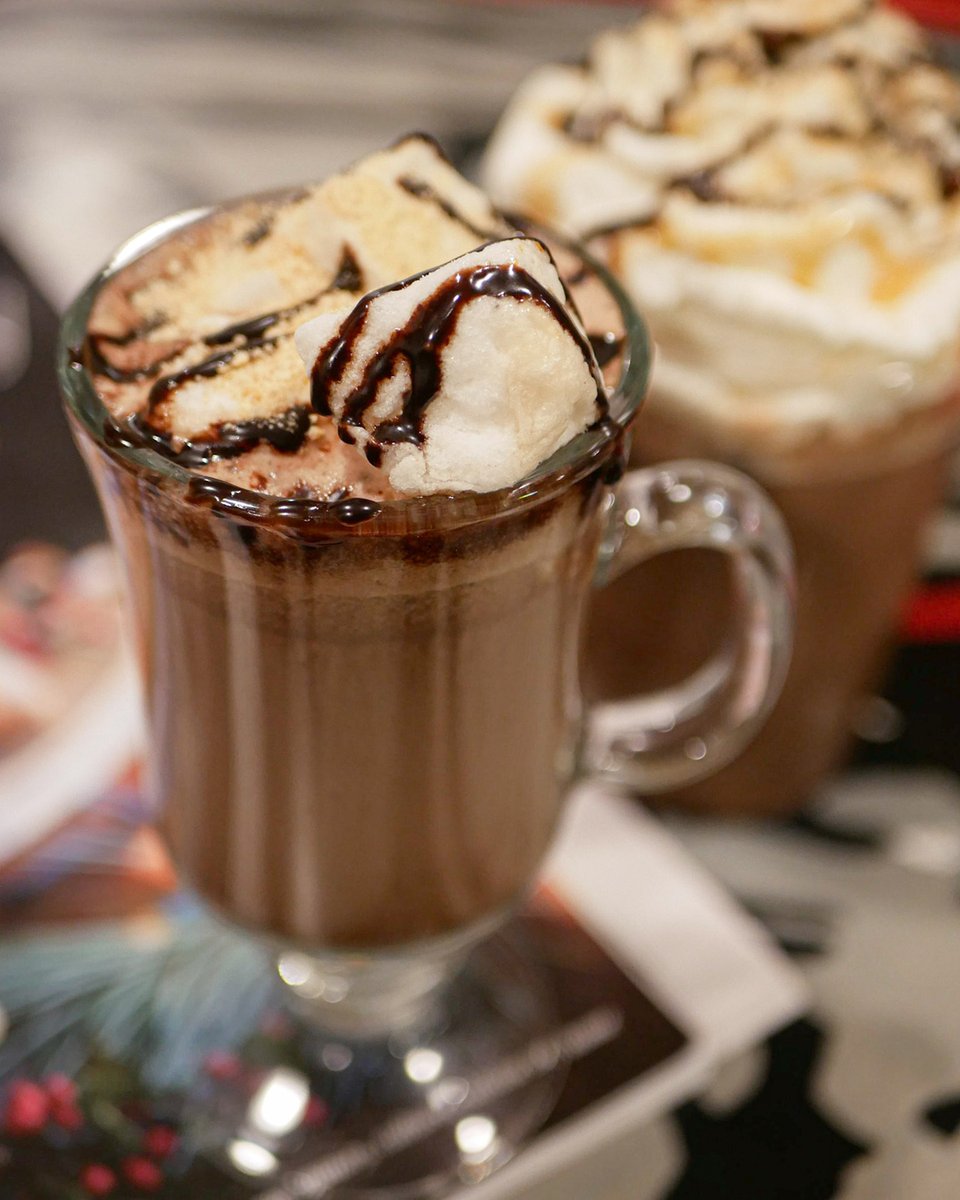 Don't you wish you were sipping on this right now? It's 5 o clock somewhere, oh wait here too 🤣🤤 come on by and try one of our boozy drinks!
.
.
📍@brewdawakeningcoffeehaus
.
.
 #cocktails #boozyhotchocolate #chocolate #flights #cocktailflights #imbibe  #coffeefix #caffei