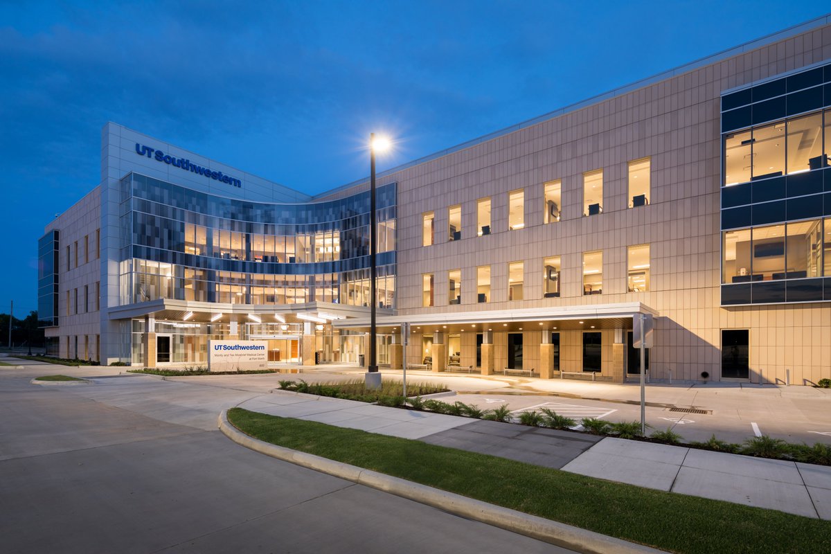 TerrealNA's tweet photo. Project: UT Southwester 
Architect: The Lewis Group
Location: Fort Worth, TX
Product: Piterak Slim 
Colors: 10 Chalk White
Link: https://t.co/doQSUHNOGu

#architects #architecture https://t.co/EvpEVqgcwq