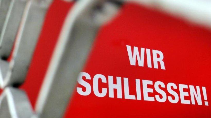 Bislang mussten nur wenige Firmen wegen der Pandemie Insolvenz anmelden. Doch bei etlichen Unternehmen wird wohl das Geld knapp. Die Zahlungsmoral verschlechtert sich. Das kann eine Kettenreaktion auslösen, befürchtet eine Wirtschaftsauskunftei. morgenpost.de/wirtschaft/art…