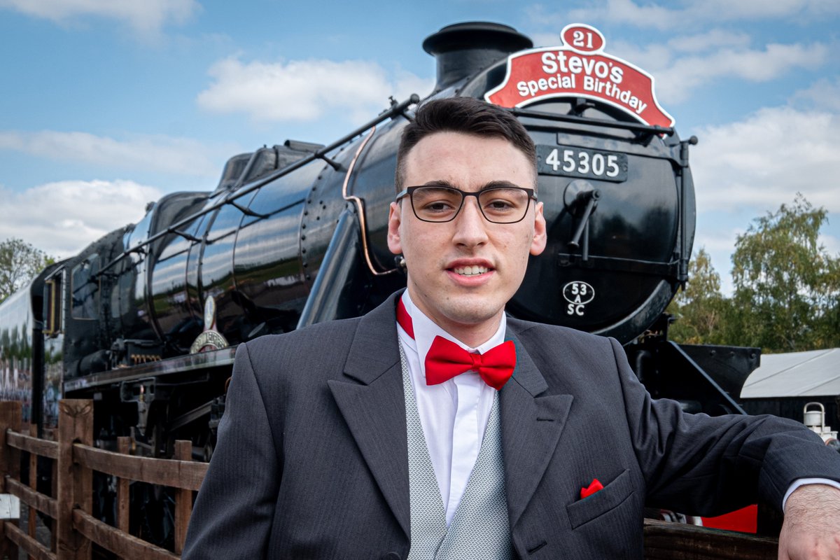StevenJamesTay8's tweet photo. Happy 21st Birthday to me! Despite the pandemic; family, friends and I have endeavoured to celebrate my 'Coming of age' sufficiently. Euphoric to receive the impeccable surprise of my very own authentic railway headboard at @GcrGreat on 8th August 20. https://t.co/vjLrsfREjd