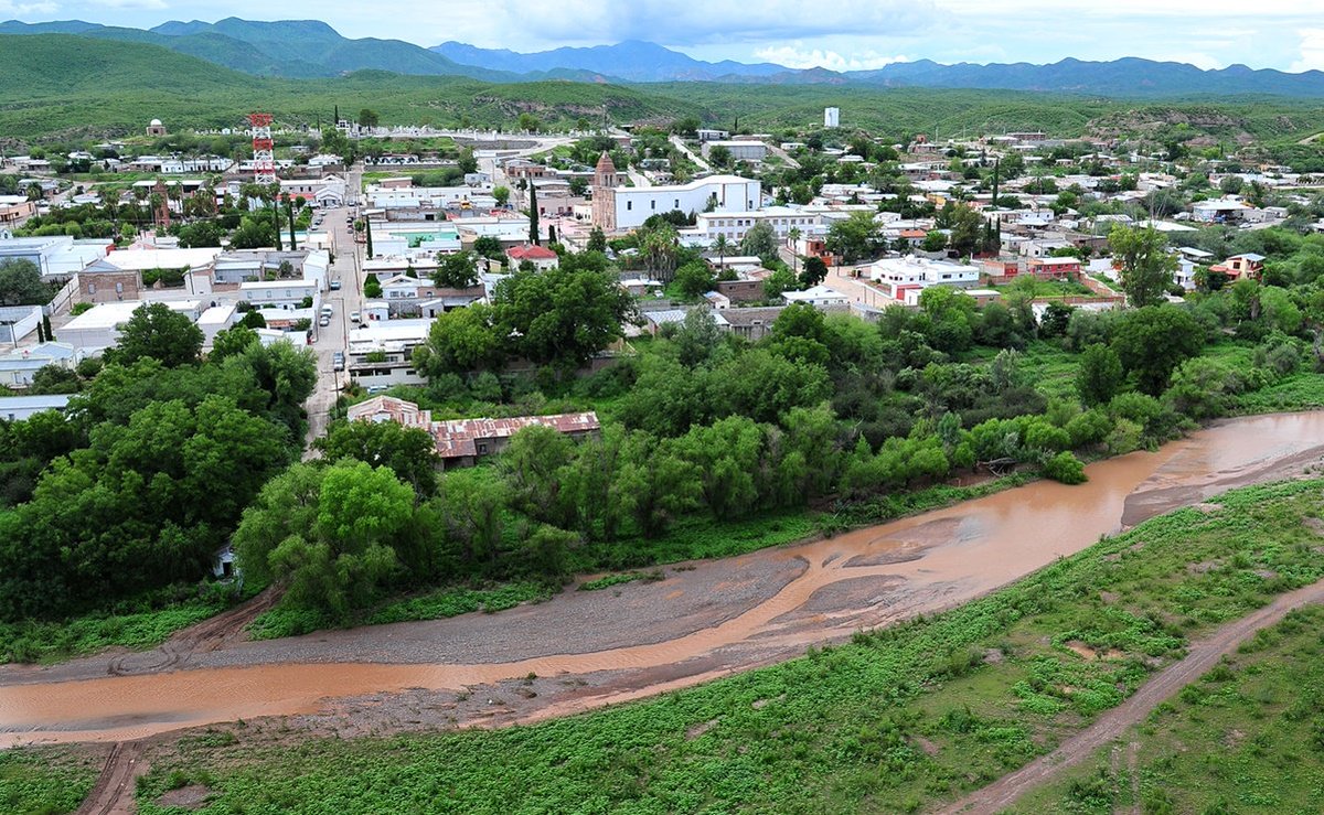 OtrosMundosChia's tweet photo. #Sonora Pobladores exigen justicia a 6 años del ecocidio en Río Sonora por desastre provocado por la mina Buenavista del Cobre, de Grupo México #SiALaVida #NoALaMina
📌Lee aquí https://t.co/B2Y1r6ujbE https://t.co/2IOe3E3ZFJ