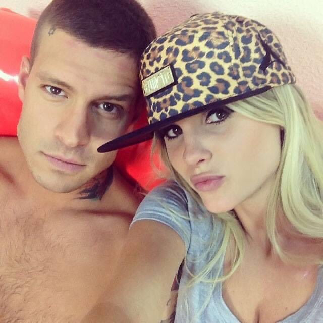 superstarevans's tweet photo. Só quem viveu isso sabe. #BARTEUS. Bárbara Evans e Matheus Verdelho foram um casal mais real possível. #AFazenda12 https://t.co/CIjqW5eMUO