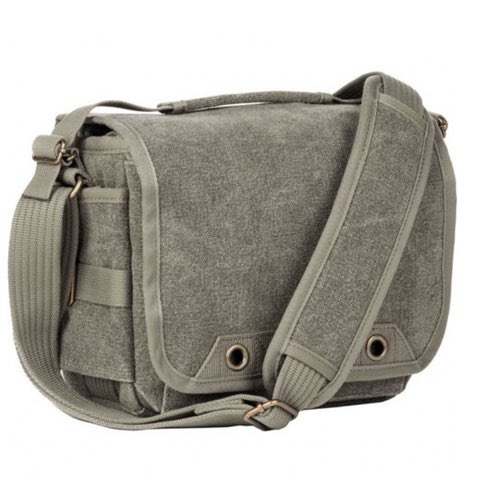 FotografeLisa's tweet photo. Of ik vanmiddag deze tegekke #Cameratas heb besteld...? Misschien 😇 https://t.co/TNHD3Fs0ur #ThinkTank #fotografie #fotograferen #hobby #5V2Pinestone #KameraExpress (Foto: website Kamera Express) https://t.co/C9JtSjJRqb