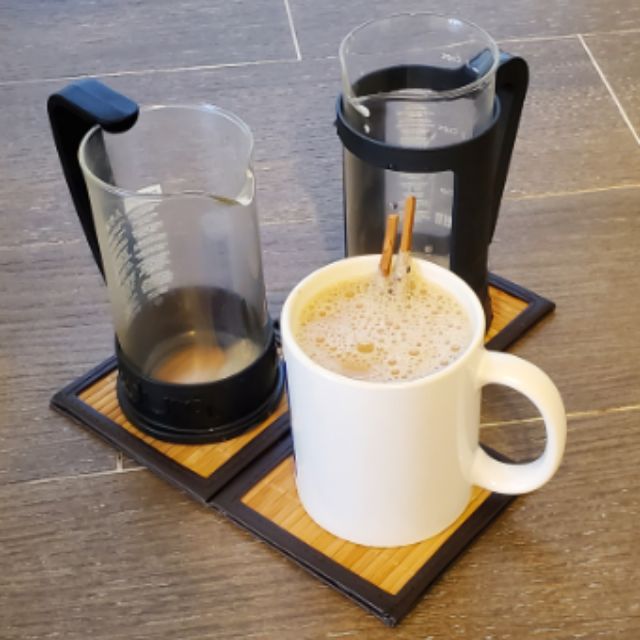 Daily tea timeEarl Grey Teh TarikMaking teh tarik (Malaysian pulled tea) but using earl grey instead of a more typical black tea or black tea powder. Turned out very sweet and creamy.