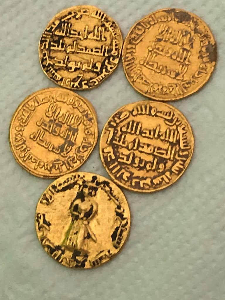 obeda212's tweet photo. قطع اموية ذهب للبيع 
العدد ٥ https://t.co/ZwZX96baVd