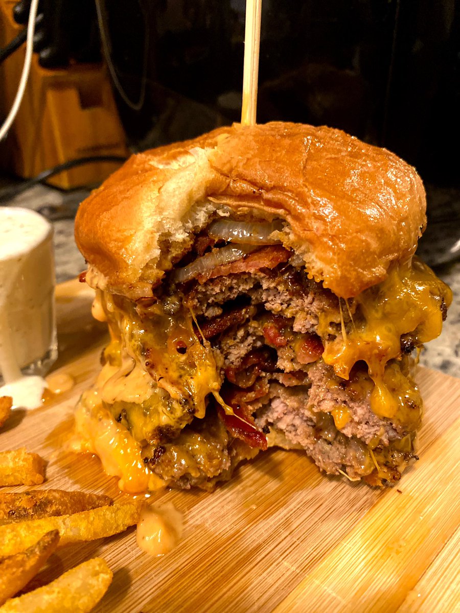 Join My Onlyfans For Business Advice 1 Up Eats Anime Food Truck Coming Soon This Is The Goku Great Ape Burger If You Finish In 1 Hour You Get