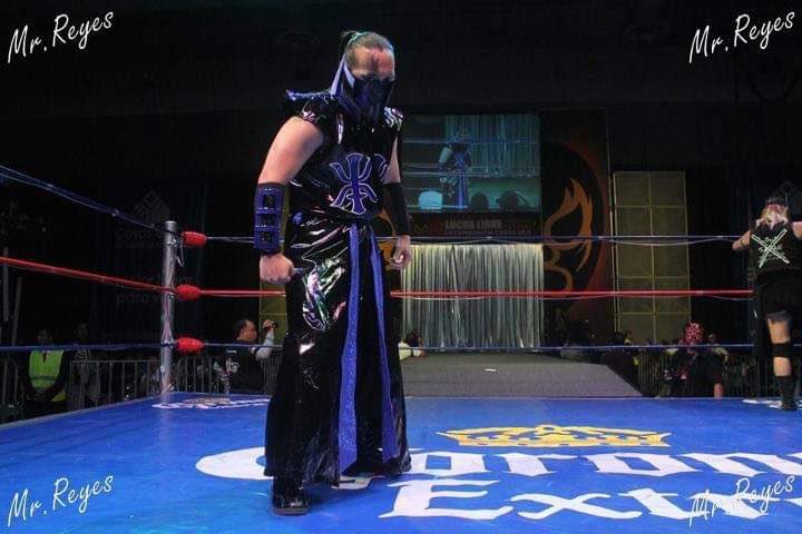 We’re pausing very briefly to mention that around about this time Douki had a jacket that matched his mask and it was truly amazing (please bring it back)
