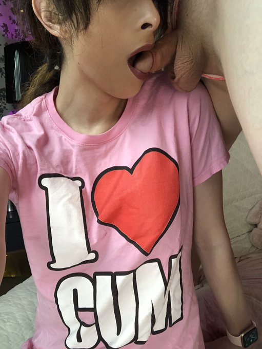 So, @sofia_bun made me wear this shirt. I didn&rsquo;t want to tweet that we&rsquo;re on Chaturbate, but she made<a class="tags" href="/tag/sofia_bun">@sofia_bun</a><a href="/tag/mvsales"class="tags"><span>#mvsales</span></a><a href="/tag/mvtrans"class="tags"><span>#mvtrans</span></a>