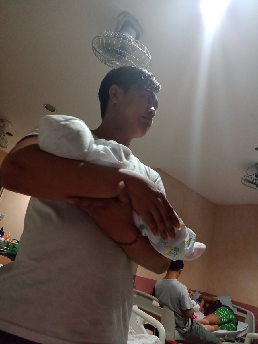 AzhalhiaV's tweet photo. My first day in this world, when my dad saw me and the first time he held me💖
ILoveyou @MarkAngeloVent2 https://t.co/xIQQcszZP4